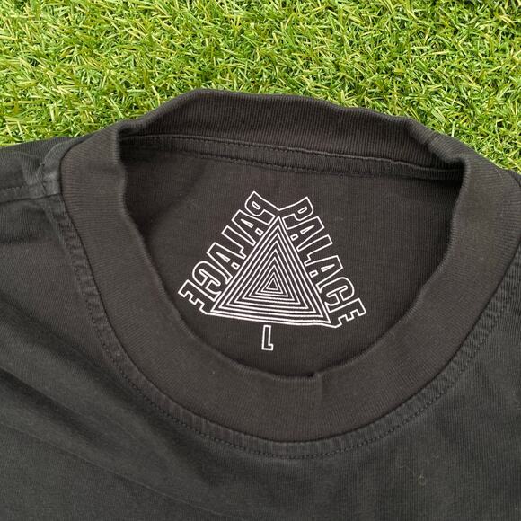 Palace Chiseled Tee Large - Picture 3 of 5